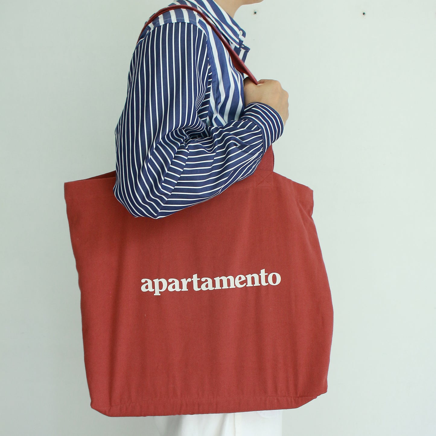 APARTAMENTO TRAVEL BAG