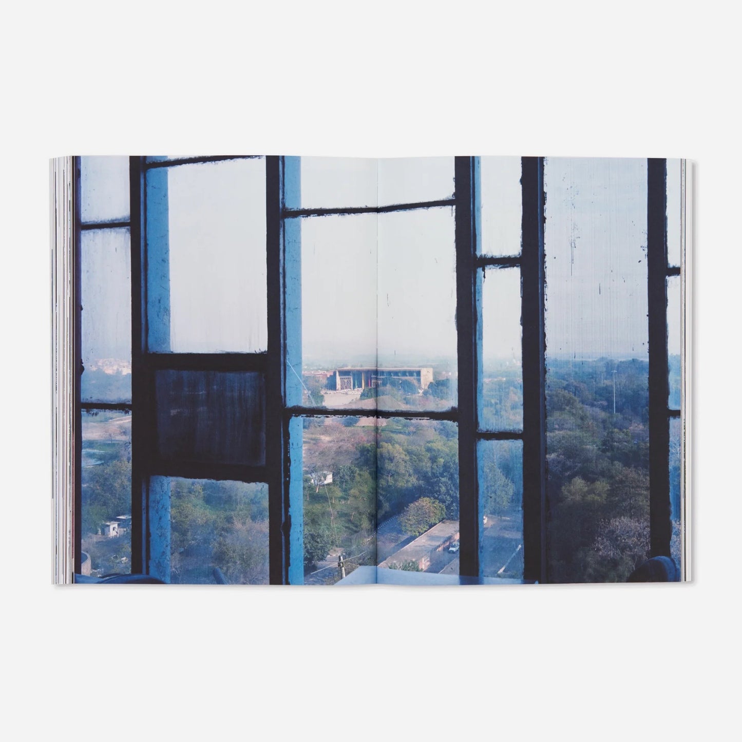 LOOKING THROUGH - LE CORBUSIER WINDOWS by Takashi Homma