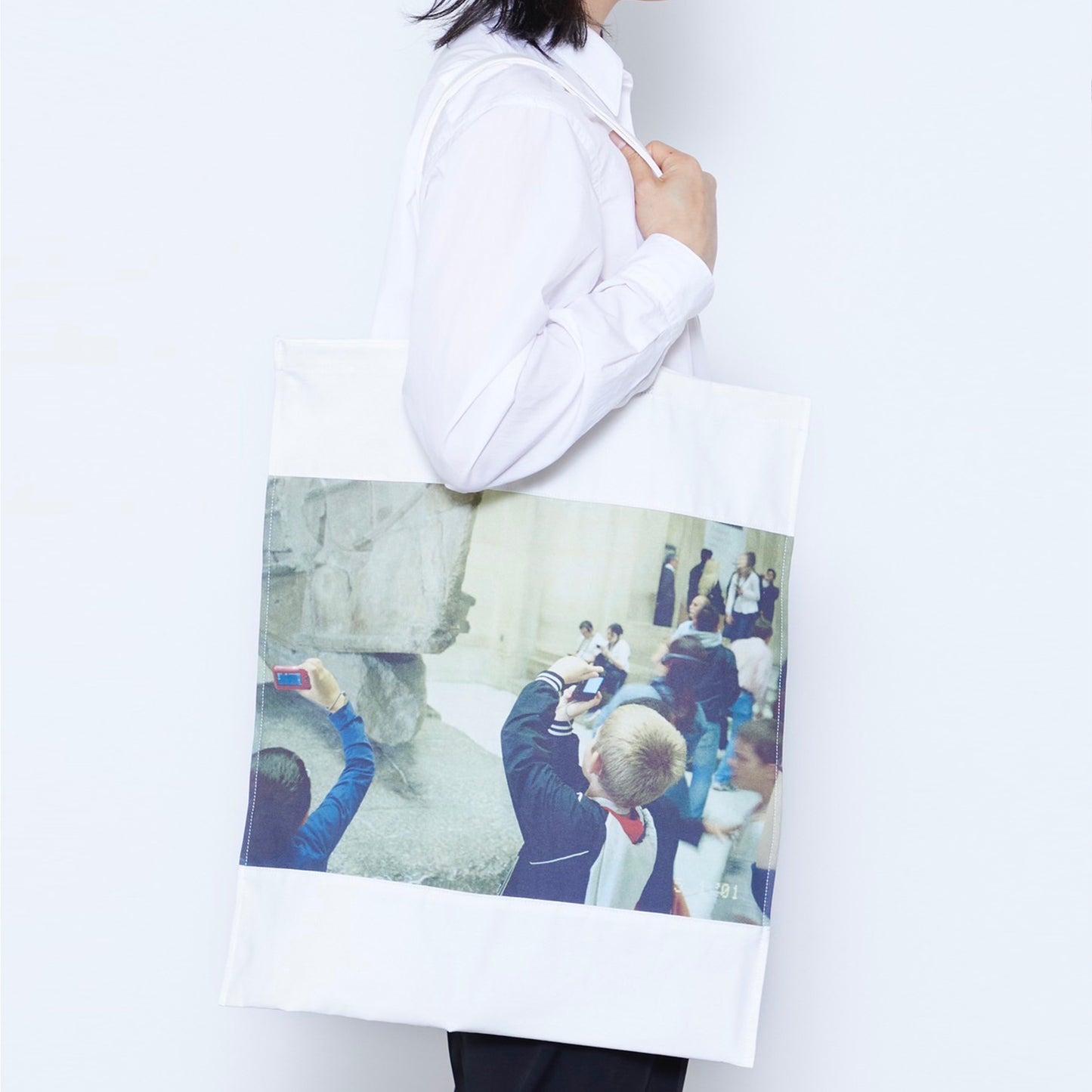 "MUSEUM SERIES" Printed Large Tote Photography by Kento Mori