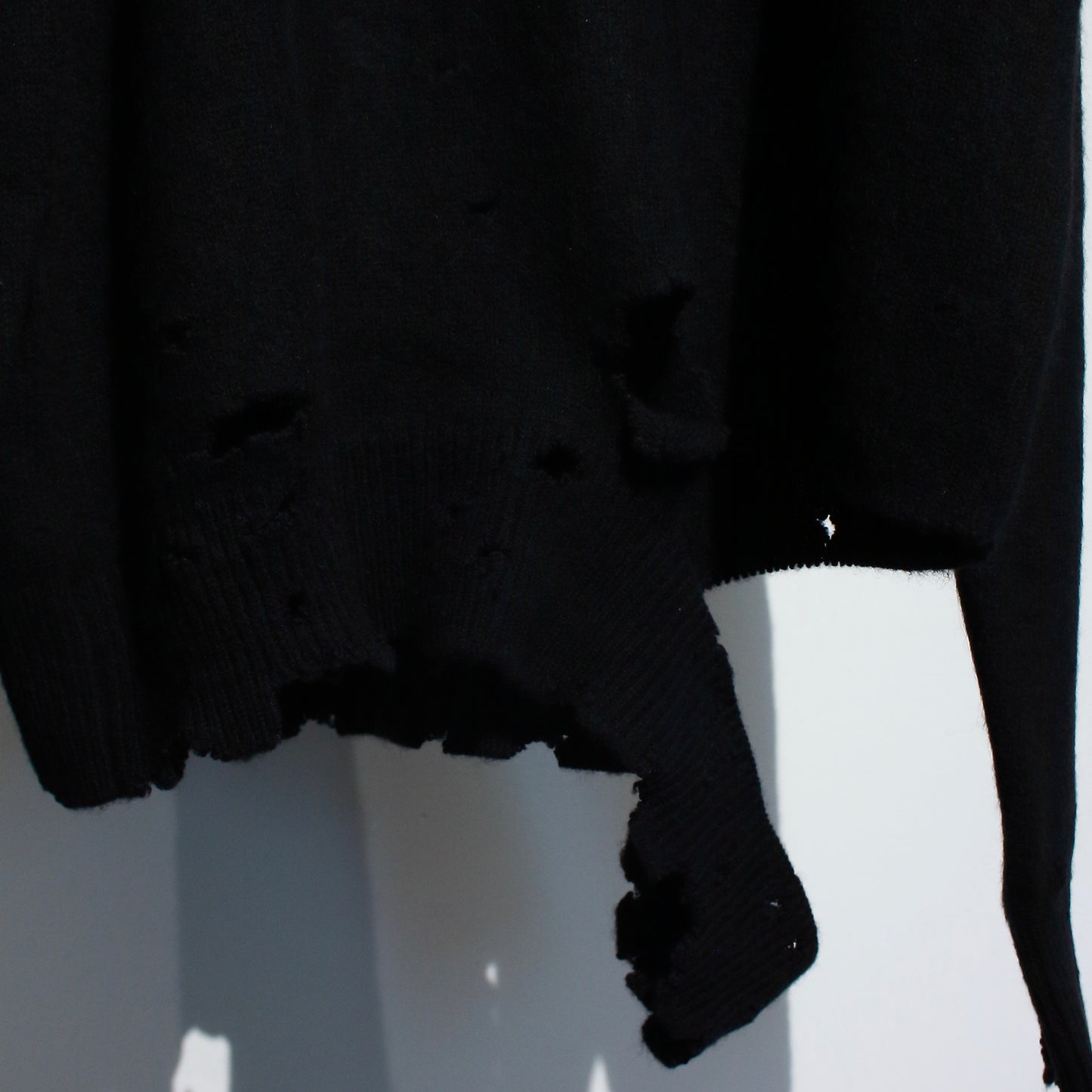 GRUNGY CASHMERE SWETER