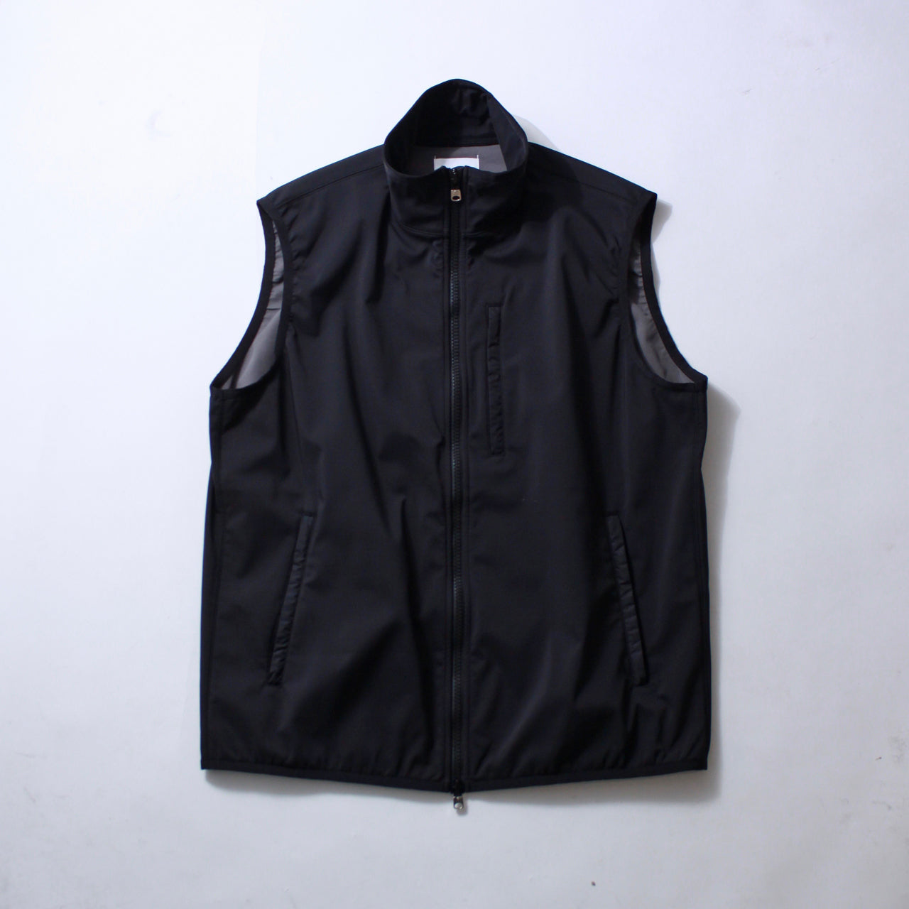 【TAKAHIROMIYASHITA TheSoloist.】stand collar zip up vest.