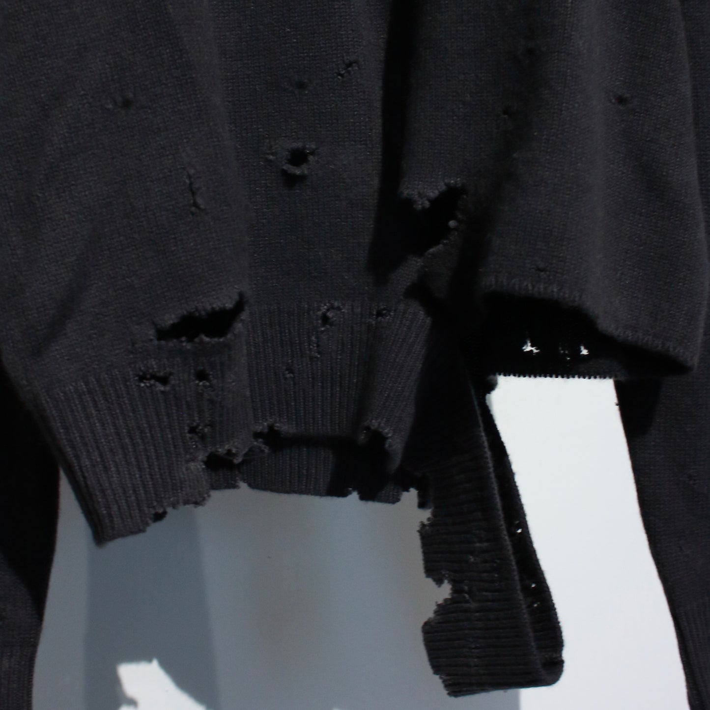 GRUNGY CASHMERE SWETER