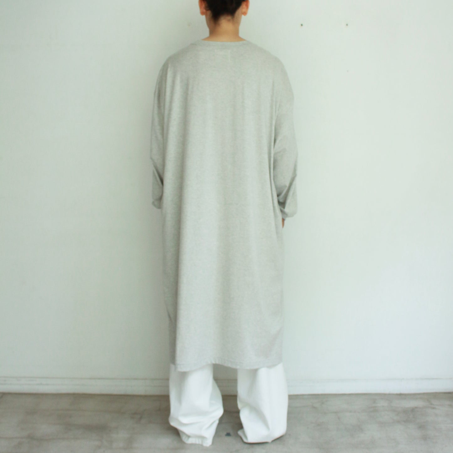 huge l/s tee.(soloist)