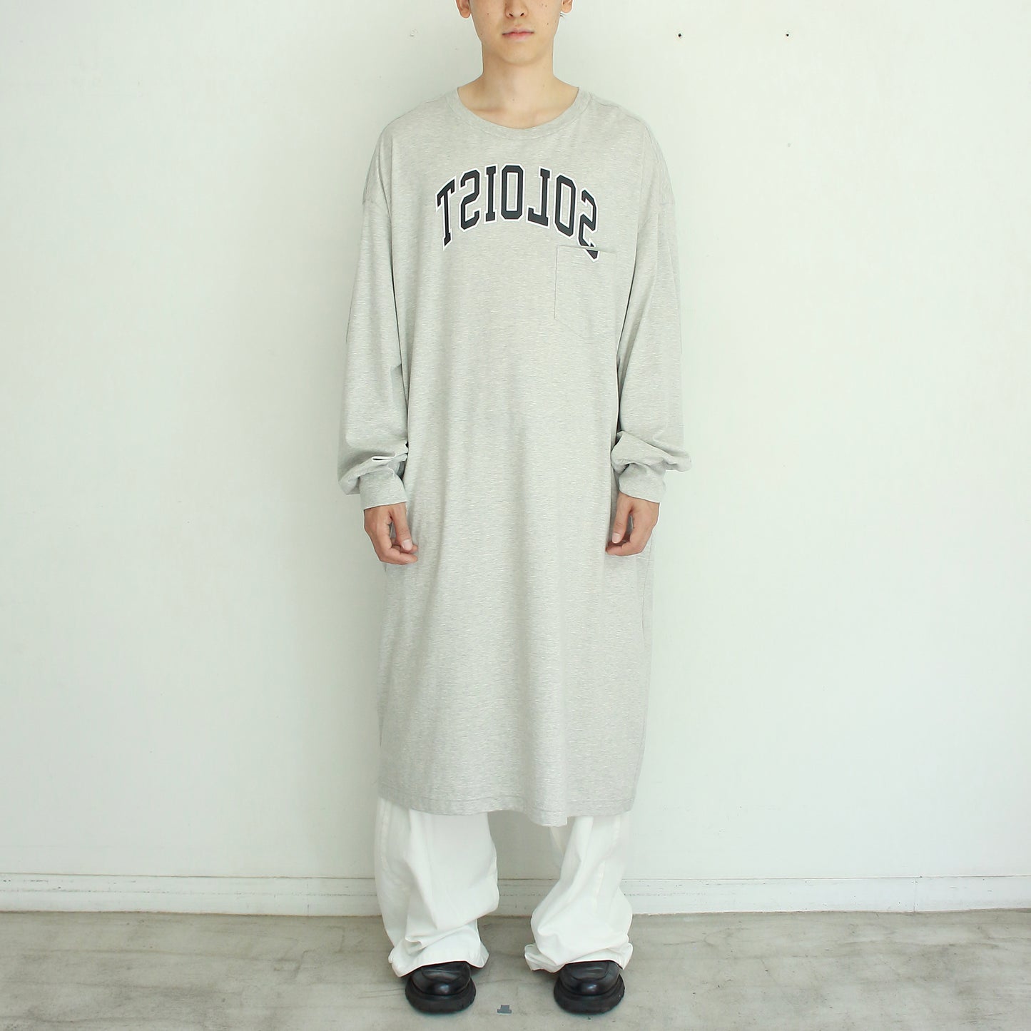huge l/s tee.(soloist)