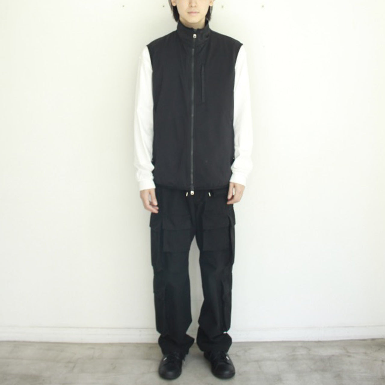 【TAKAHIROMIYASHITA TheSoloist.】stand collar zip up vest.