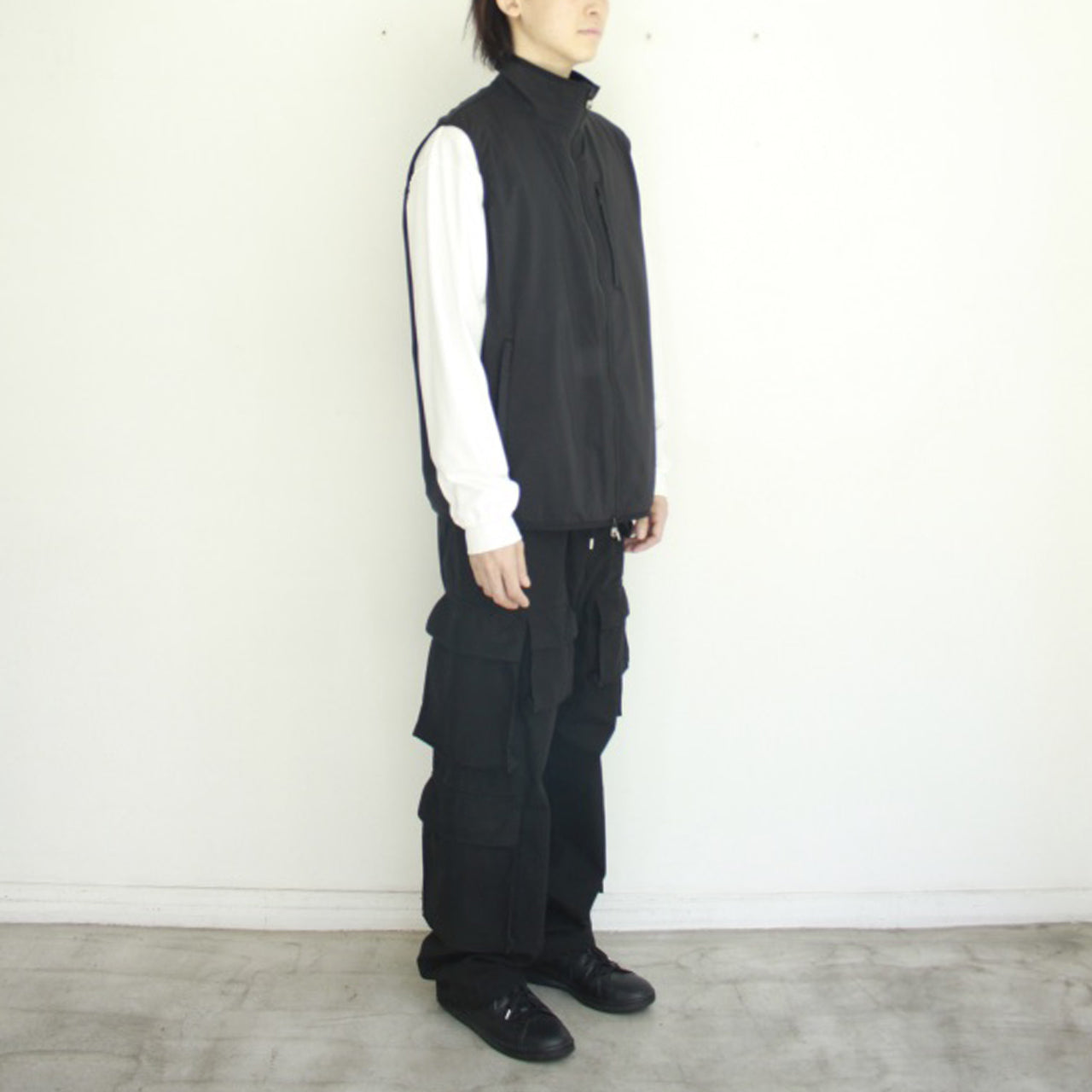 【TAKAHIROMIYASHITA TheSoloist.】stand collar zip up vest.