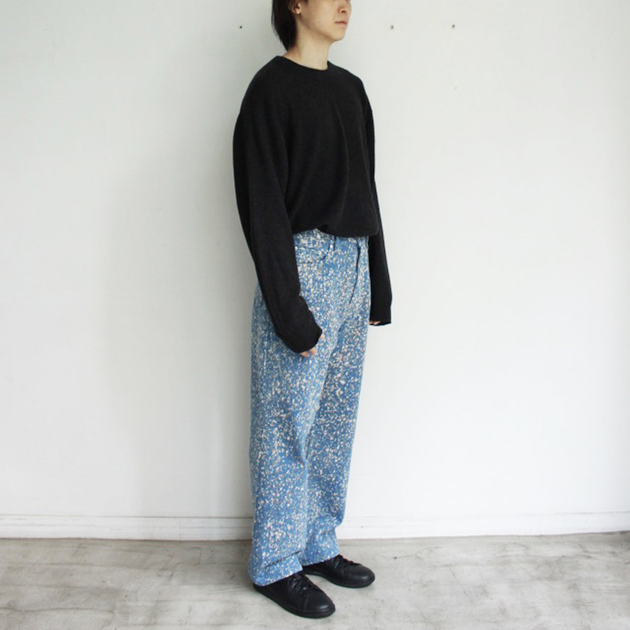 【Soe】Flower Splashed Regular Jeans