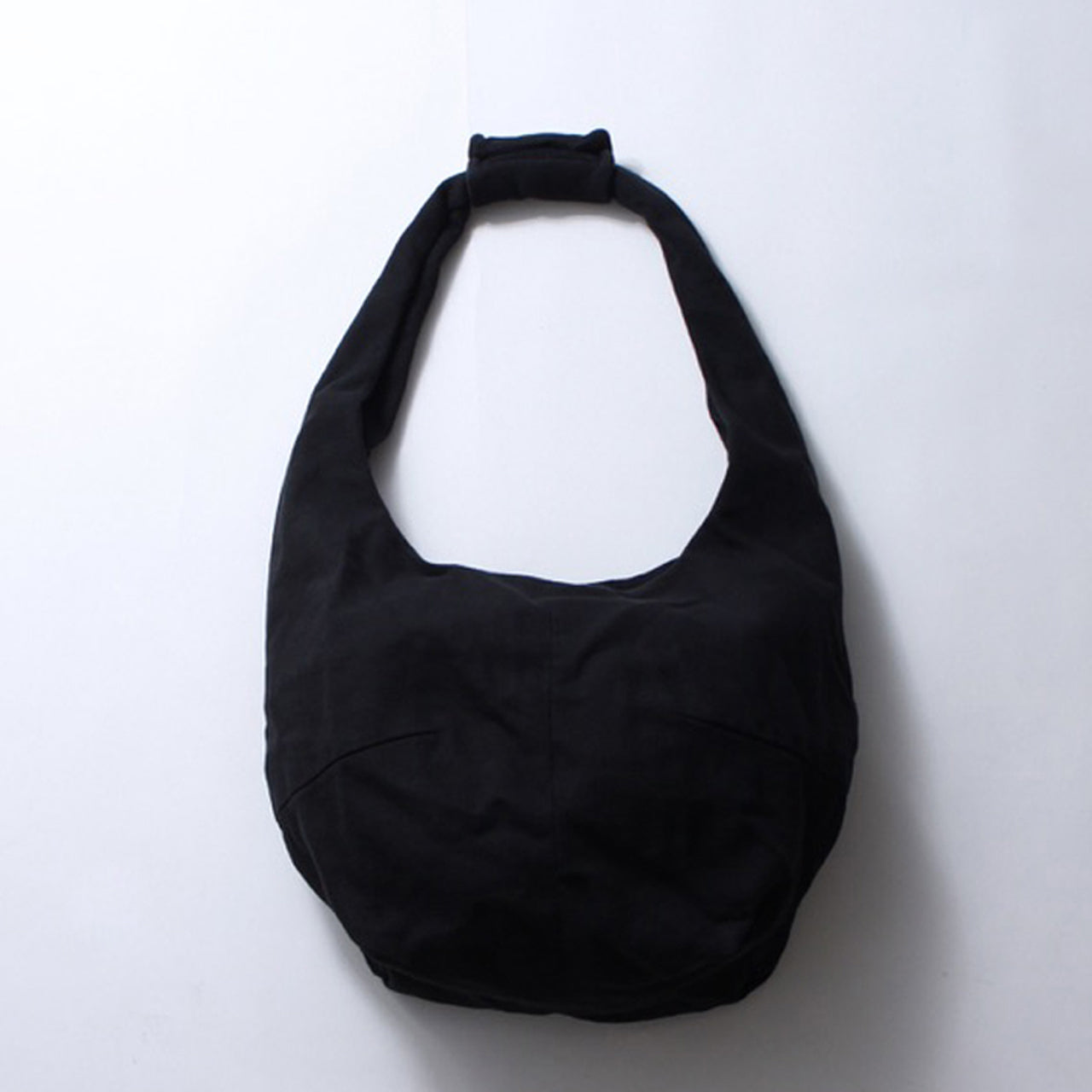 【Soe】Circle Tote "SHEEP LEATHER"