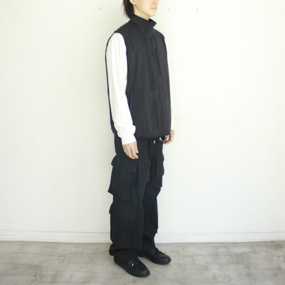 【TAKAHIROMIYASHITA TheSoloist.】stand collar zip up vest.